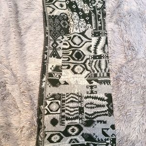 Like New - Aritzia blanket scarf